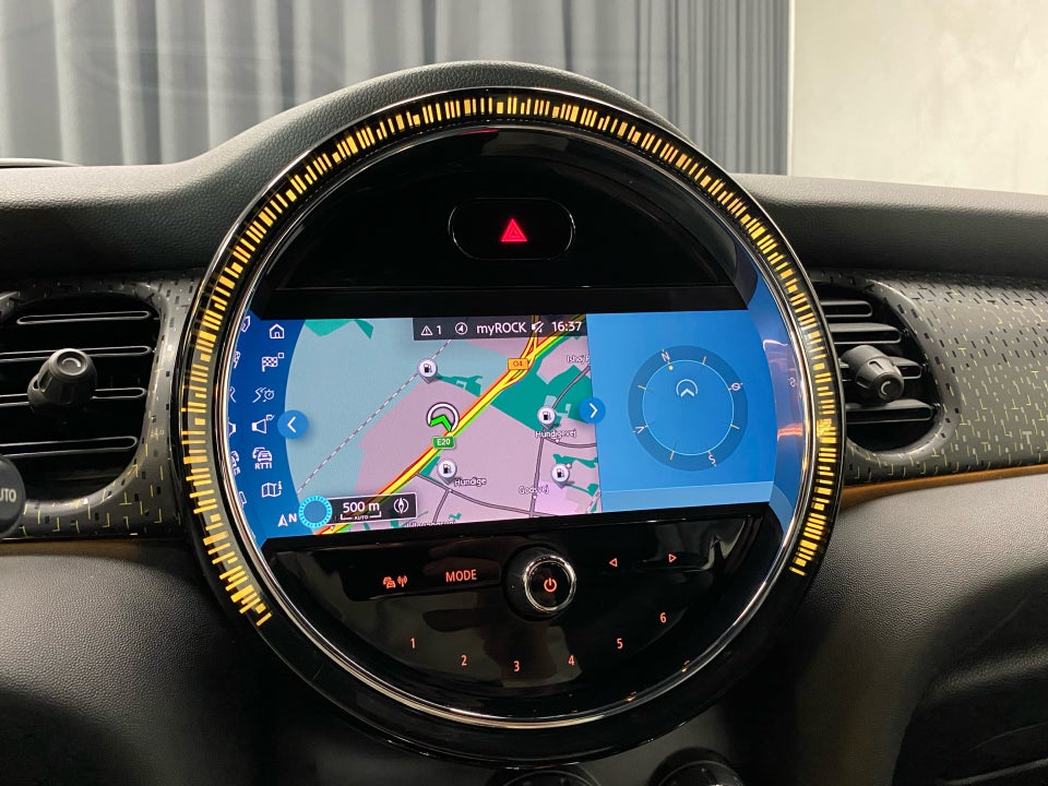 MINI Cooper SE Essential 3d