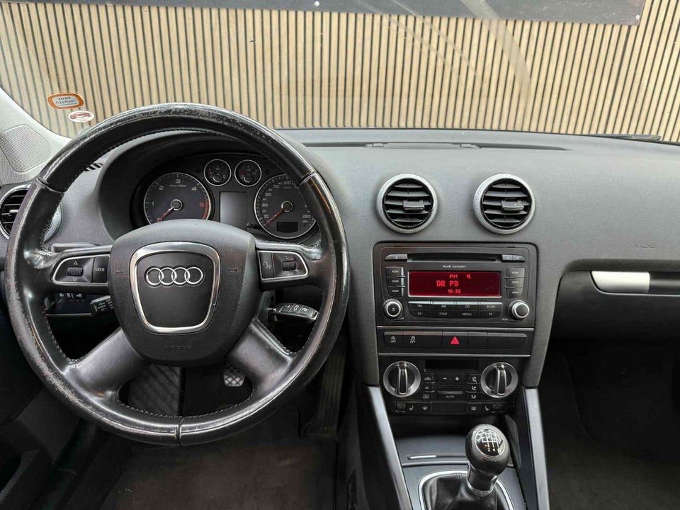Audi A3 2,0 TDi 136 Ambiente Sportback 5d