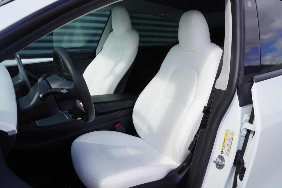 Tesla Model Y Long Range AWD 5d