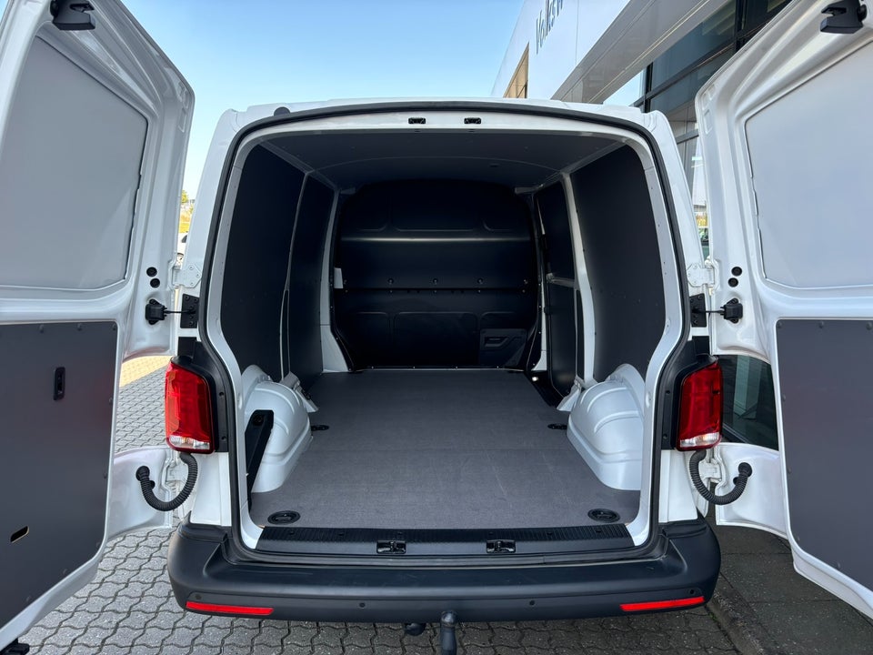 VW Transporter 2,0 TDi 150 Kassevogn DSG lang