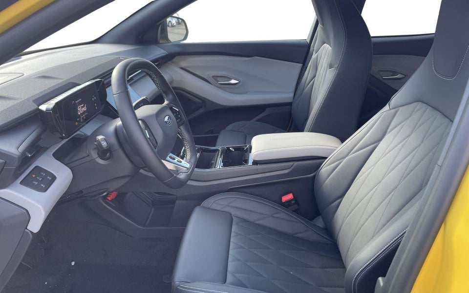 Ford Capri 84 Premium Extended Range AWD 5d