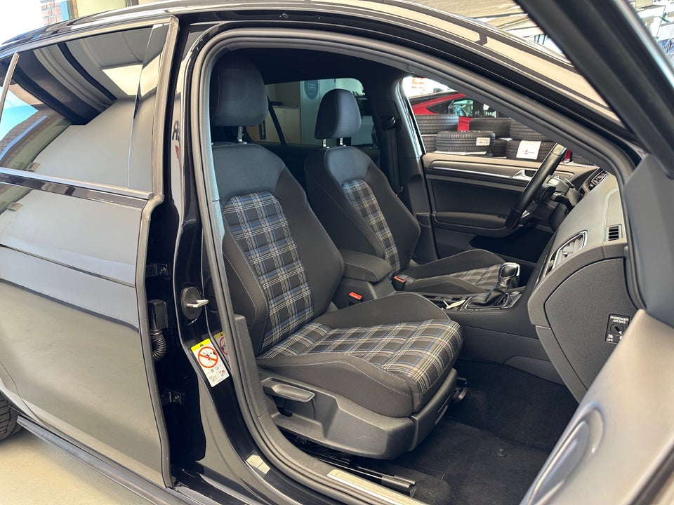 VW Golf VII 1,4 GTE DSG 5d