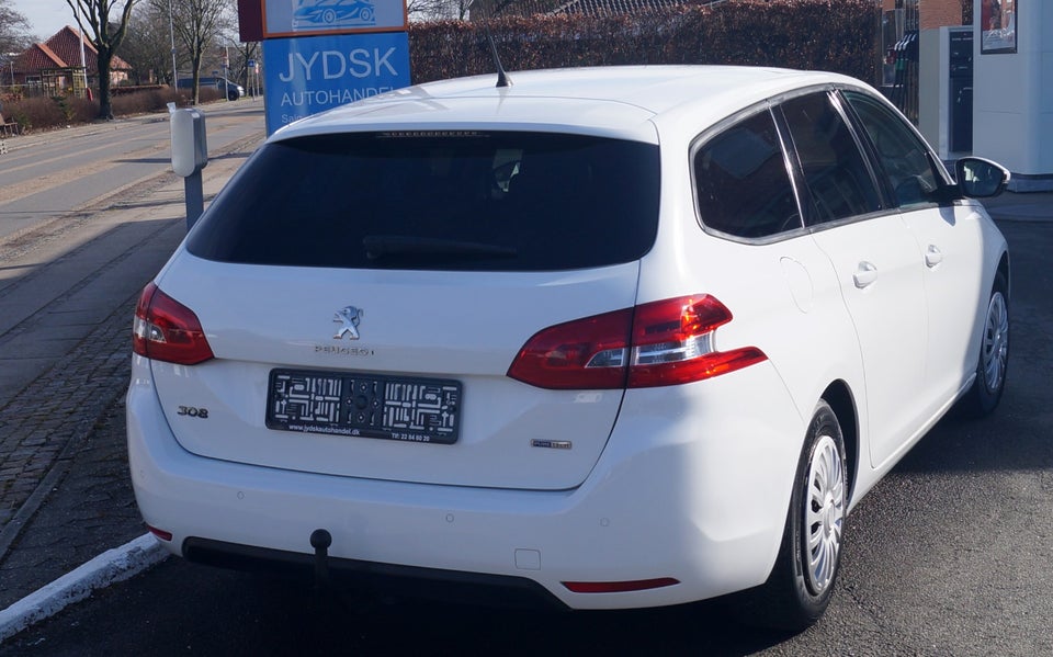 Peugeot 308 1,2 e-THP 110 Active SW 5d