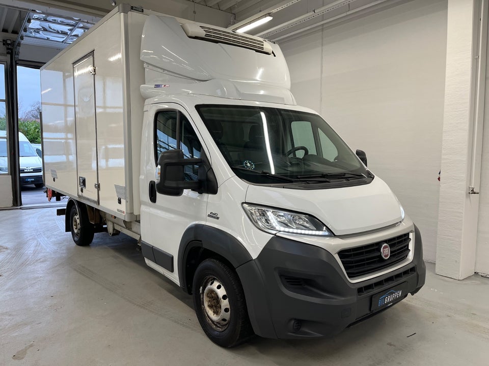Fiat Ducato 35 2,3 MJT 150 Alukasse m/lift+køl 2d