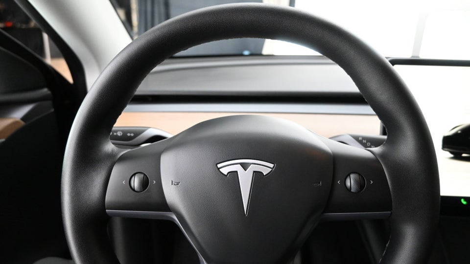 Tesla Model Y Long Range AWD 5d