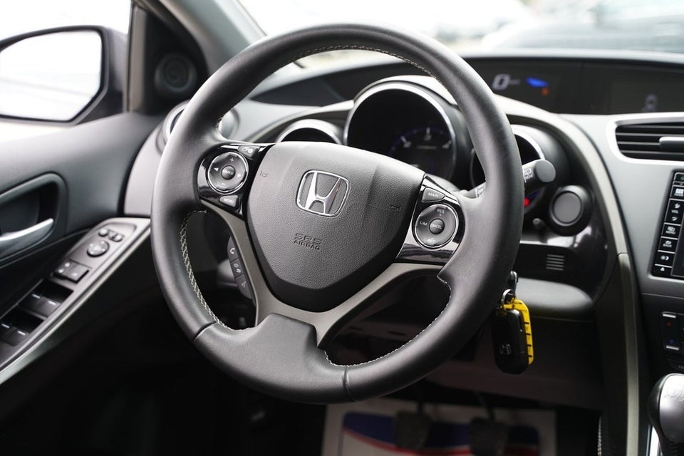 Honda Civic 1,6 i-DTEC Elegance 5d