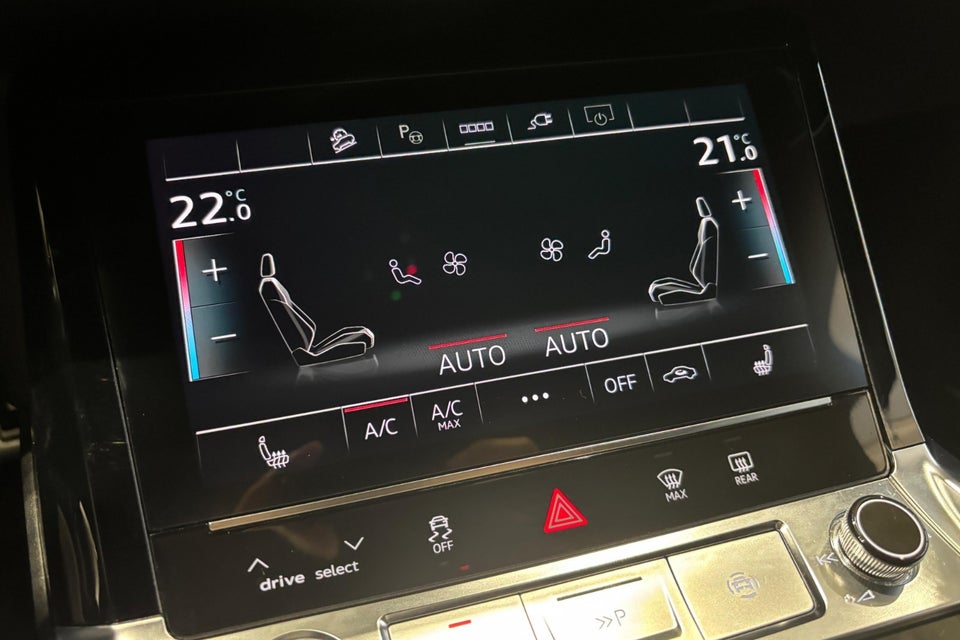 Audi Q8 e-tron 55 S-line quattro 5d