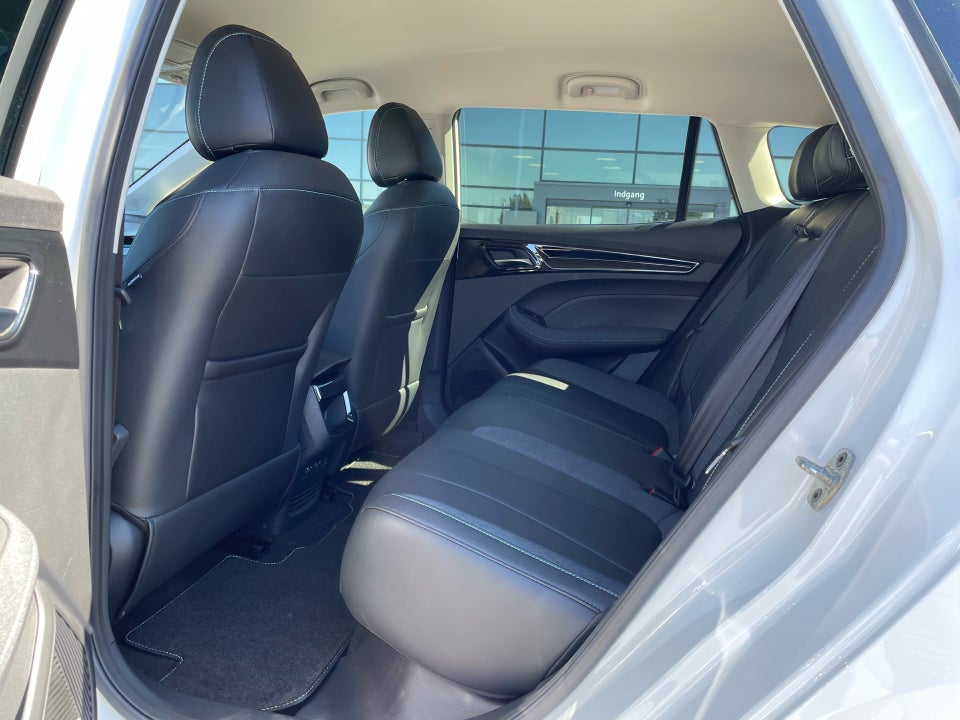 MG MG5 50 Luxury 5d