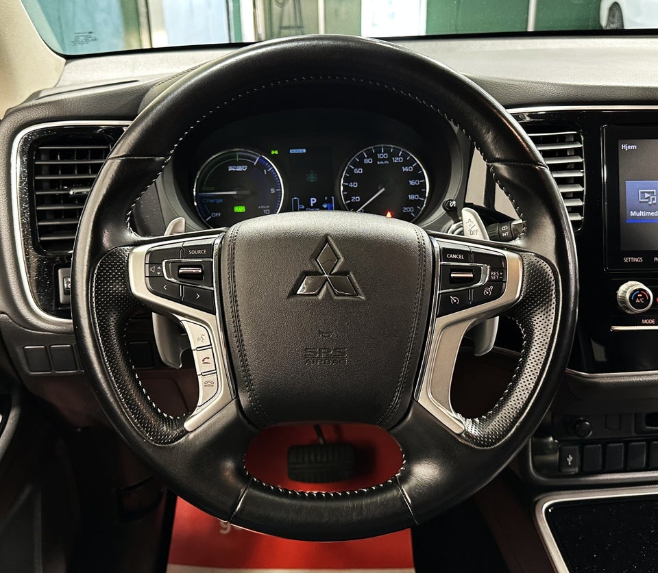 Mitsubishi Outlander 2,4 PHEV Instyle CVT 4WD 5d