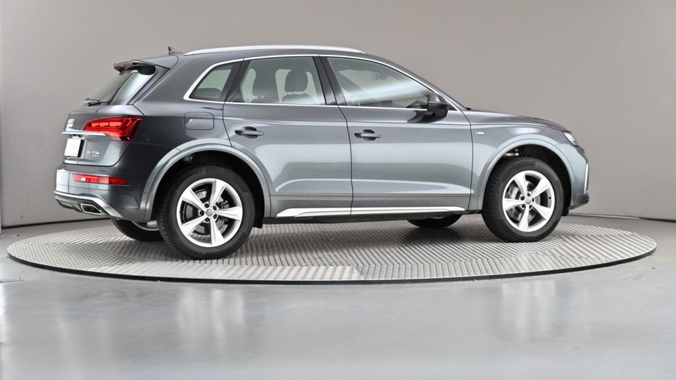 Audi Q5 55 TFSi e S-line quattro S-tr. 5d