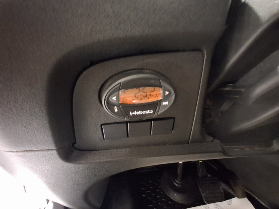 Iveco Daily 2,3 35S16 16m³ Van AG8