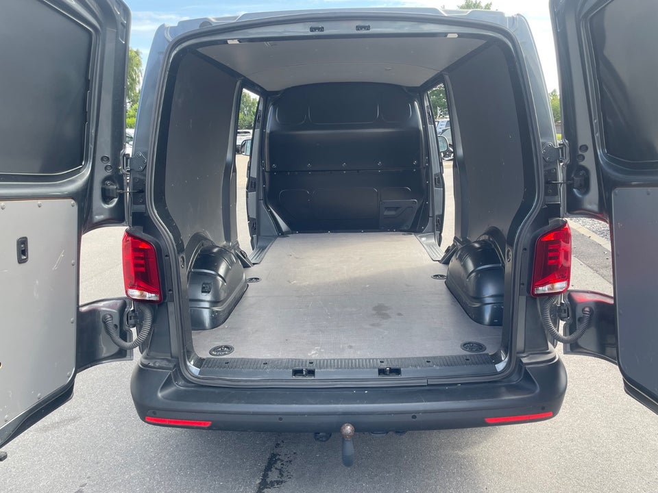 VW Transporter 2,0 TDi 150 Kassevogn DSG lang