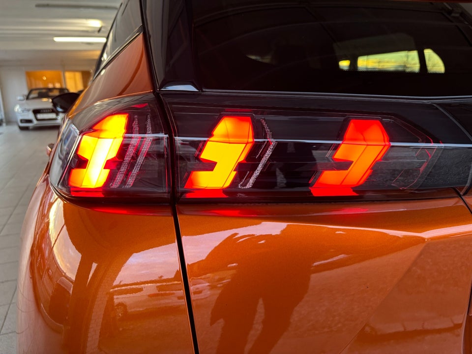 Peugeot 2008 1,5 BlueHDi 130 Allure Pack EAT8 5d