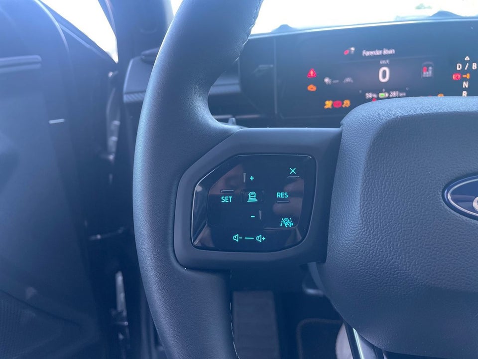 Ford Explorer 82 Premium Extended Range 5d