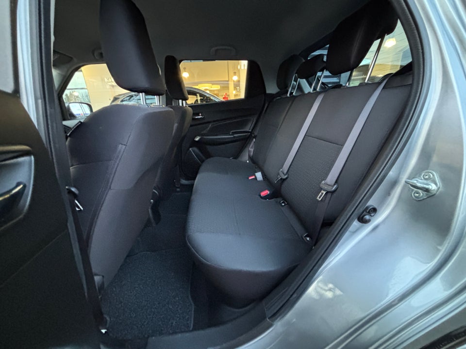 Suzuki Swift 1,2 Dualjet Exclusive CVT 5d