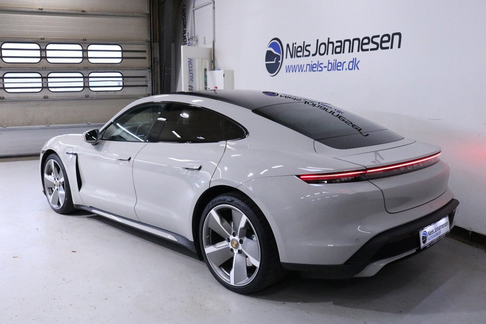 Porsche Taycan Turbo Performance+  4d
