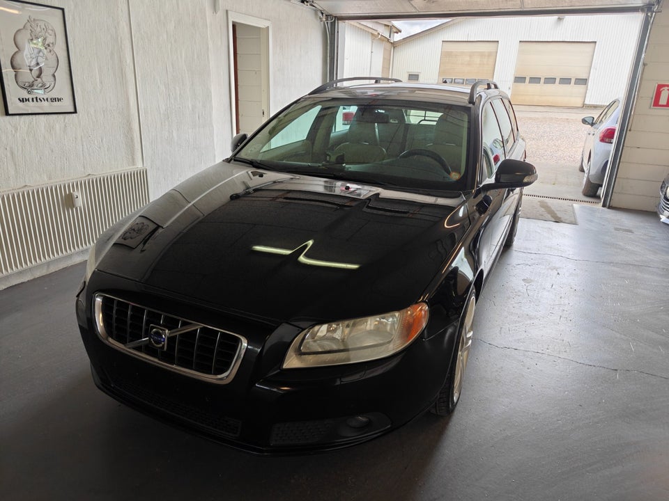 Volvo V70 2,5 T Momentum 5d