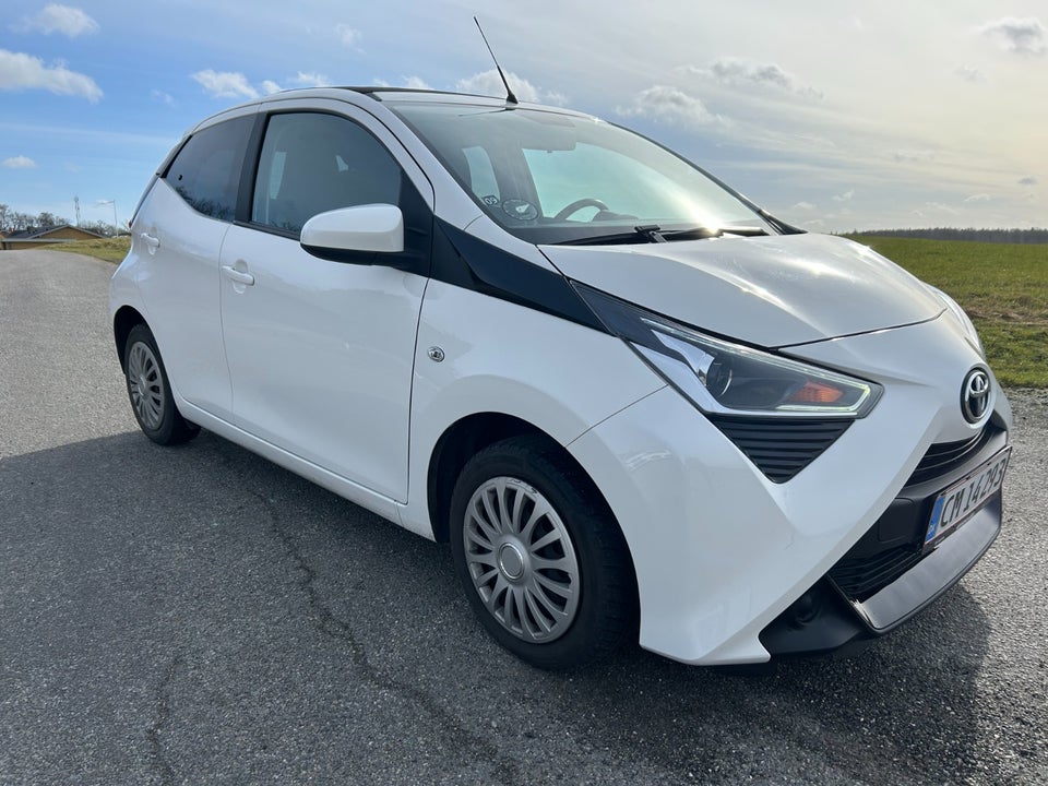 Toyota Aygo 1,0 VVT-i x-sky 5d