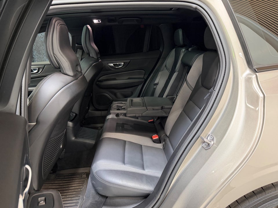 Volvo V60 2,0 T6 ReCharge R-Design aut. AWD 5d