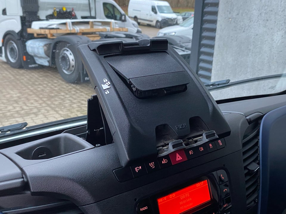 Iveco Daily 3,0 35C18 4100mm Lad AG8 2d