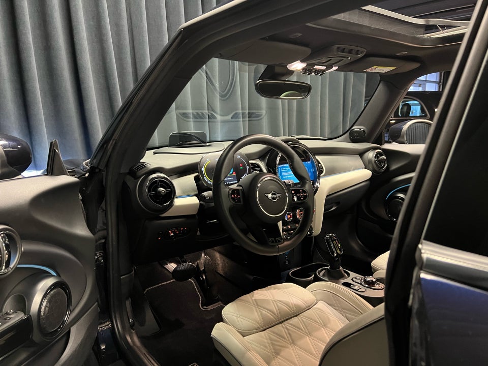 MINI Cooper SE Yours Trim 3d