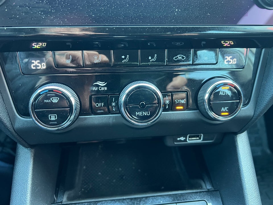 Skoda Octavia 2,0 TDi 150 Business Line+ Celebration Combi DSG 5d