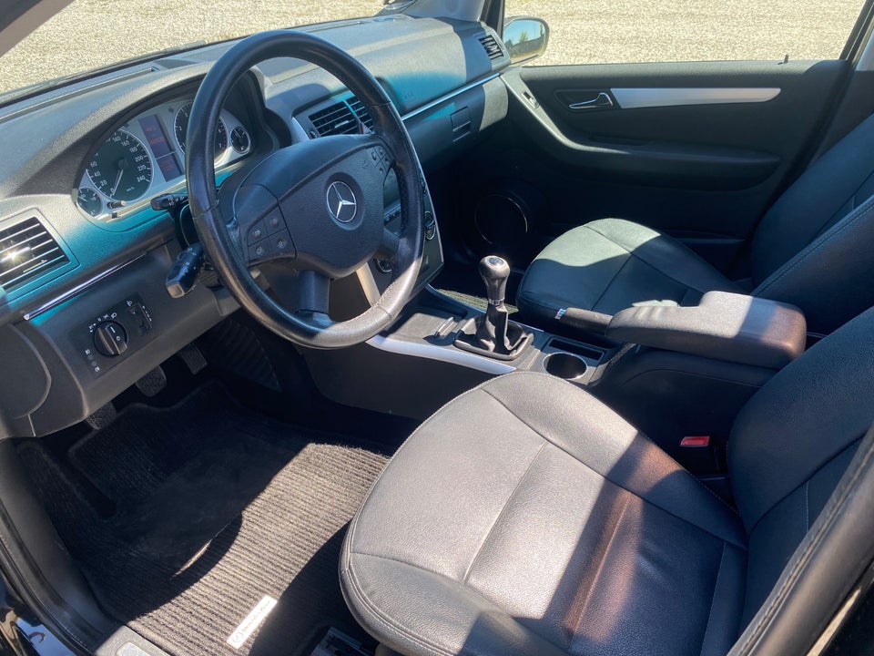 Mercedes B200 2,0  5d