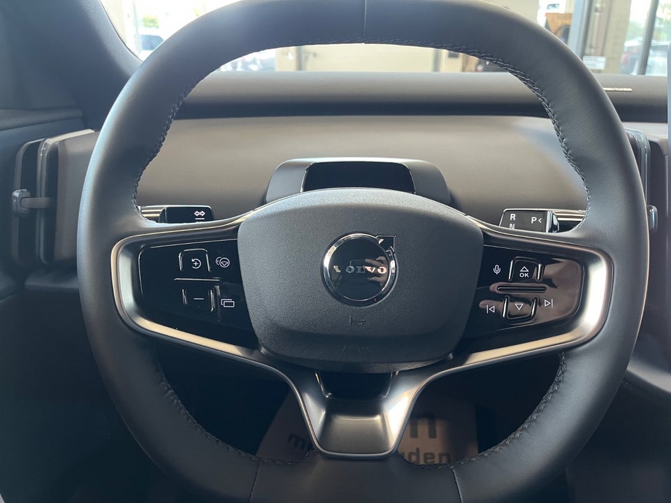 Volvo EX30 Standard Range Plus 5d