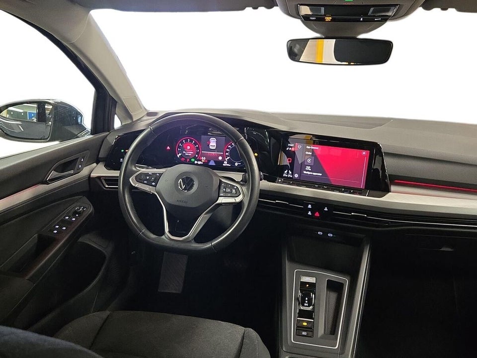 VW Golf VIII 1,5 eTSi 130 Life DSG 5d