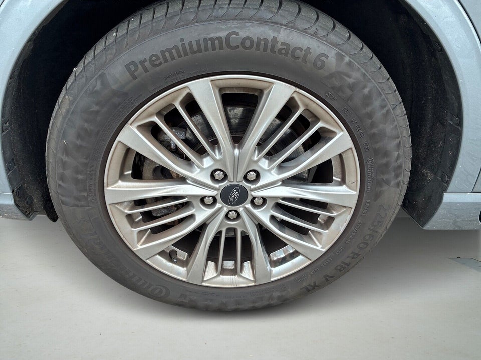 Ford Kuga 2,5 PHEV Vignale CVT 5d