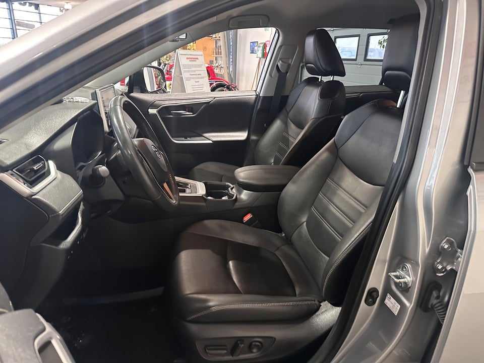 Toyota RAV4 2,5 Hybrid H3 Comfort MDS Van 5d