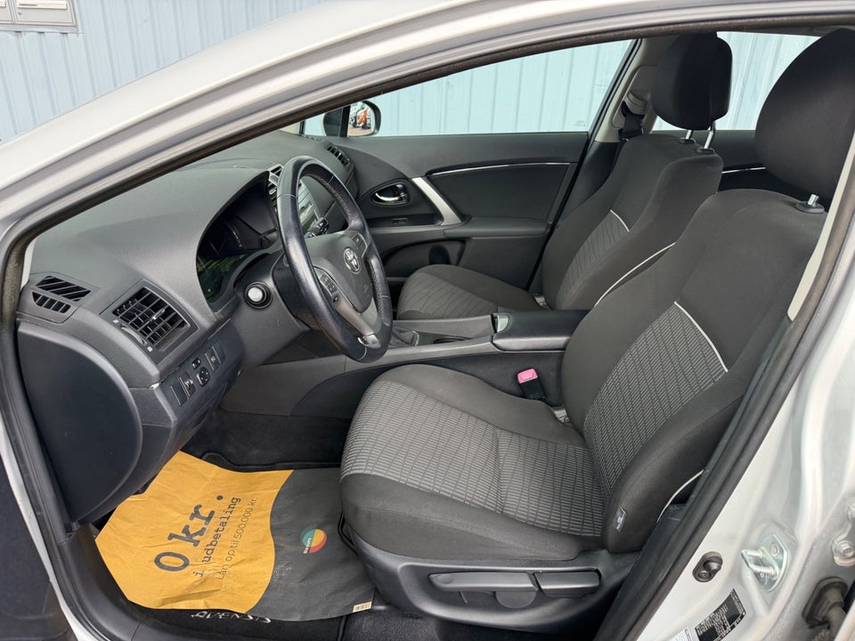 Toyota Avensis 1,6 VVT-i Limited stc. 5d