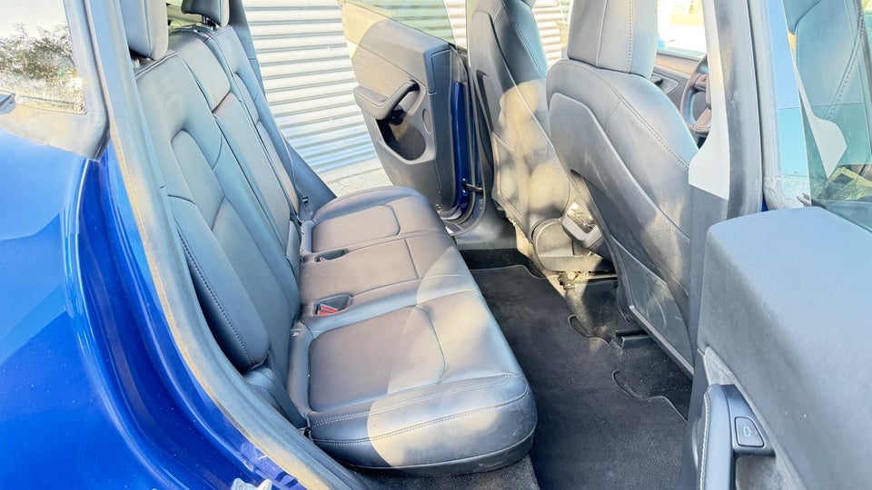 Tesla Model Y Long Range AWD 5d