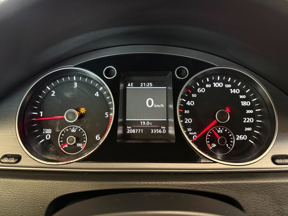 VW Passat 2,0 TDi 140 Comfortline Variant BMT 5d