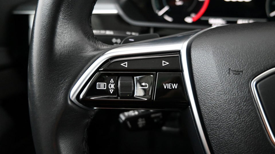 Audi Q8 e-tron 55 Prestige quattro 5d