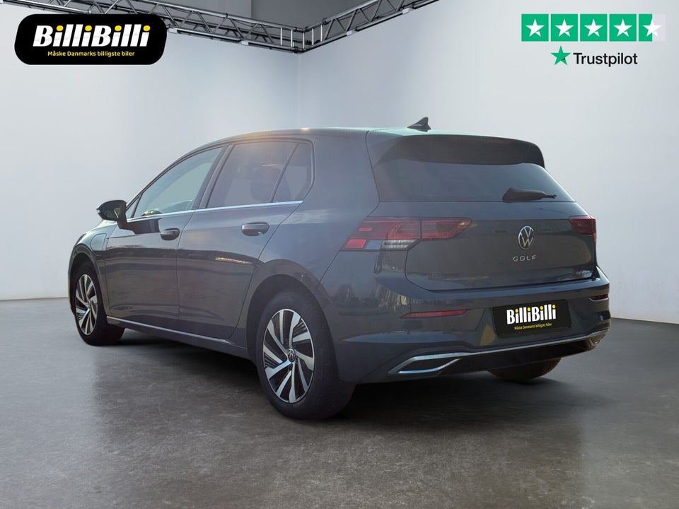 VW Golf VIII 1,4 eHybrid DSG 5d