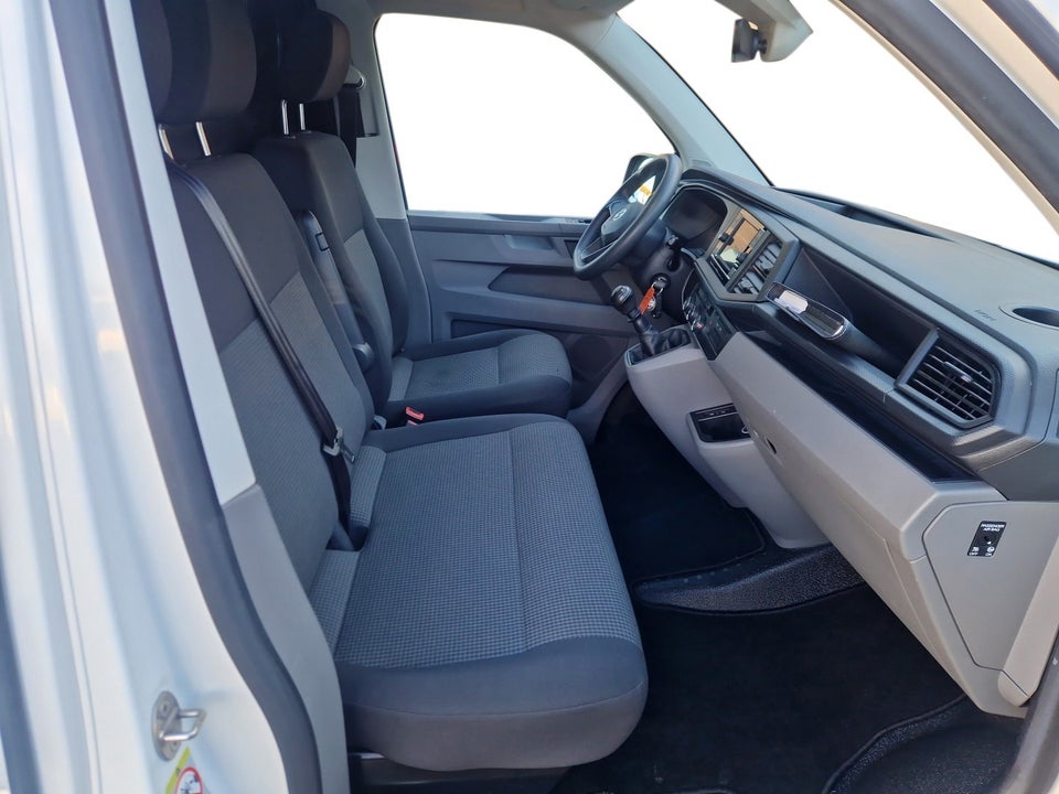 VW Transporter 2,0 TDi 110 Kassevogn lang