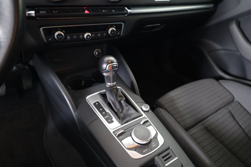 Audi A3 2,0 TFSi 190 S-line S-tr. 4d