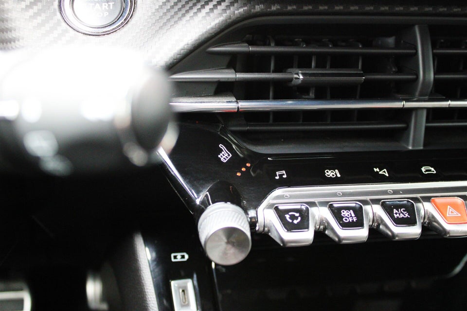 Peugeot e-2008 50 GT Line 5d