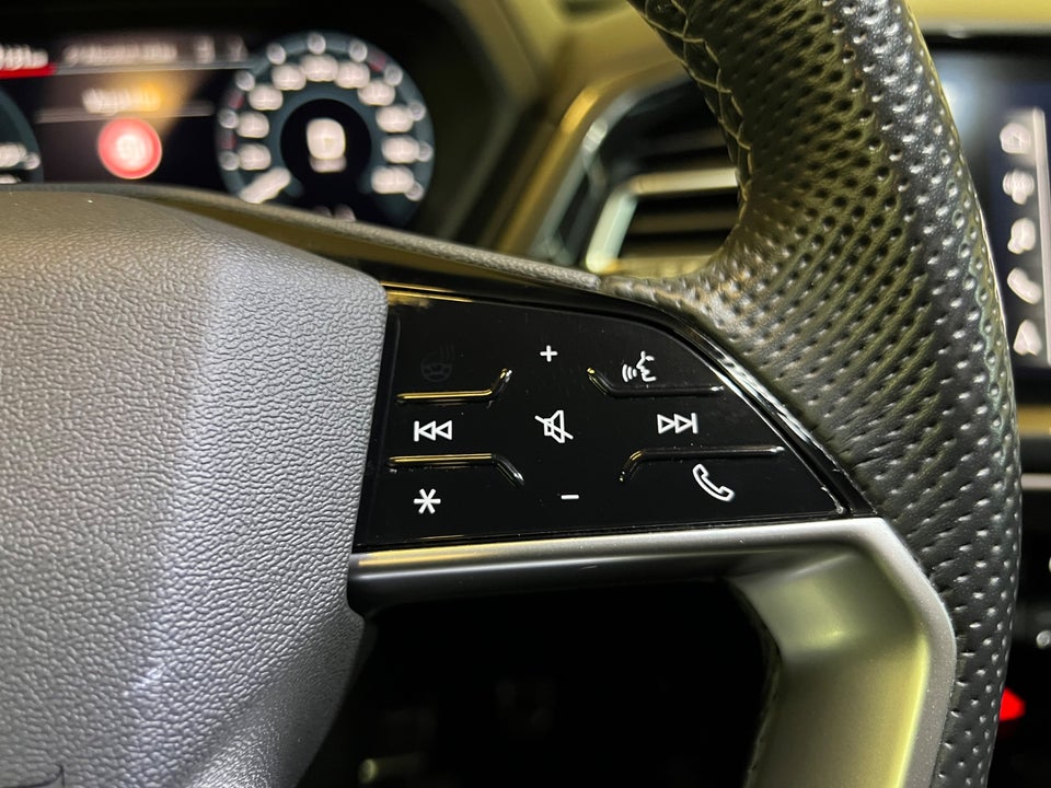 Audi Q4 e-tron 40 S-line 5d