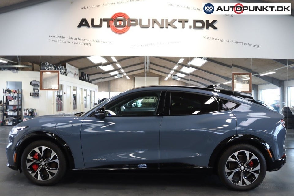 Ford Mustang Mach-E 75 Standard Range AWD 5d