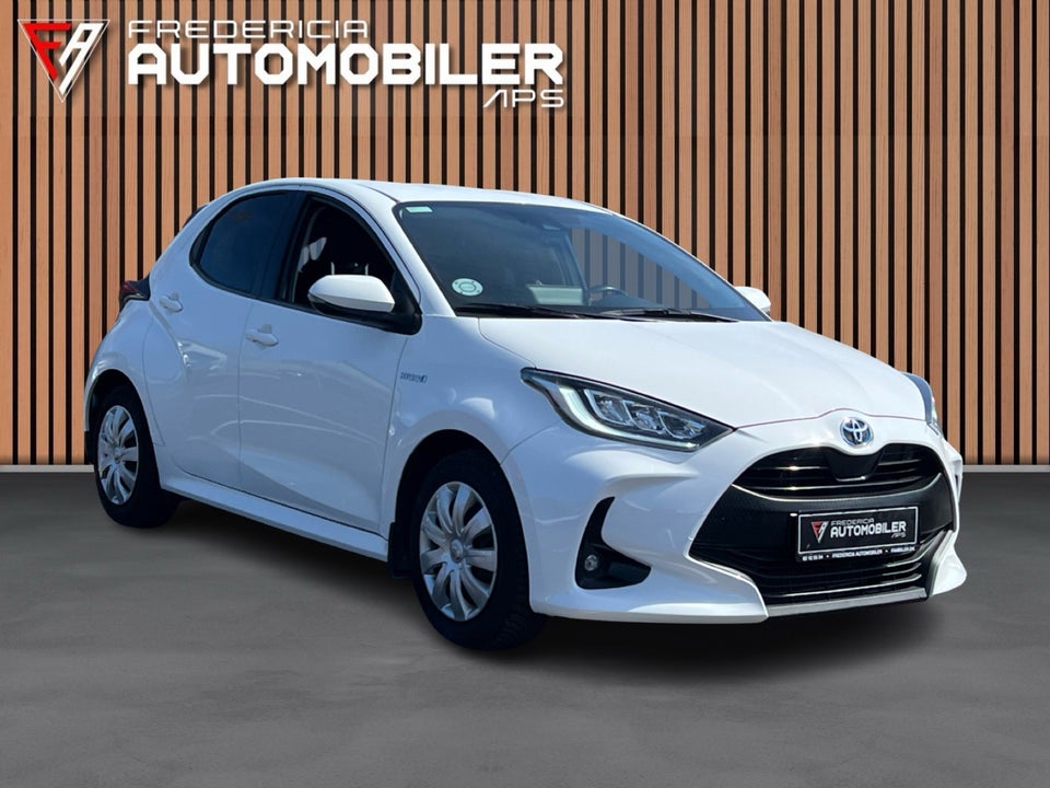 Toyota Yaris 1,5 Hybrid H1 e-CVT 5d