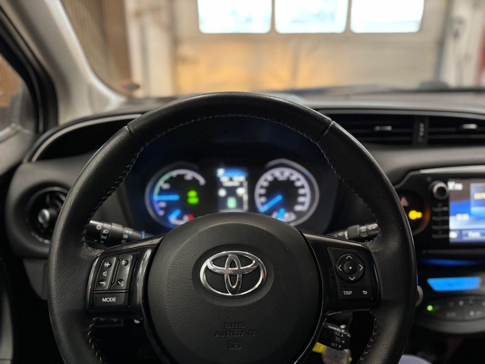 Toyota Yaris 1,5 Hybrid H3 Limited e-CVT 5d