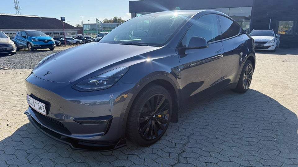 Tesla Model Y Long Range AWD 5d