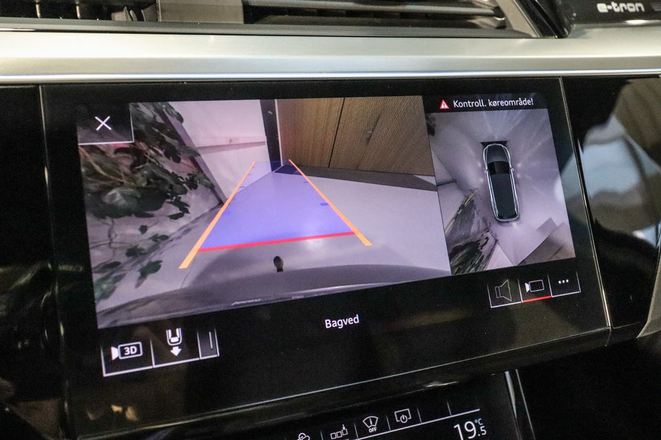 Audi e-tron 55 quattro 5d