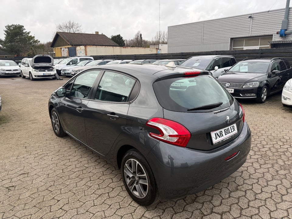 Peugeot 208 1,2 VTi Allure 5d