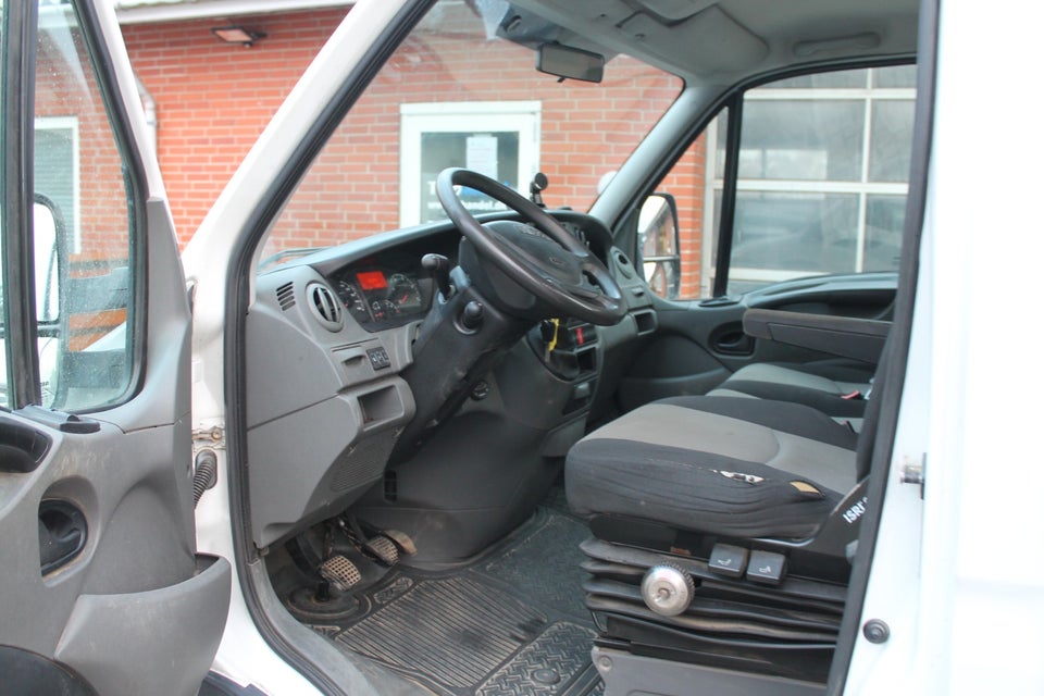 Iveco Daily 3,0 35S21 4200mm Lad 2d