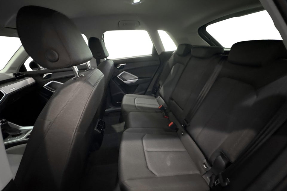 Audi Q3 45 TFSi e Attitude plus S-tr. 5d