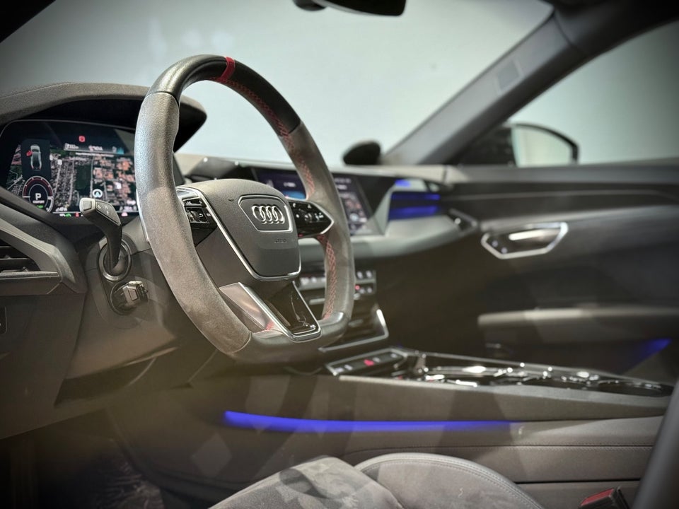 Audi e-tron GT quattro 4d