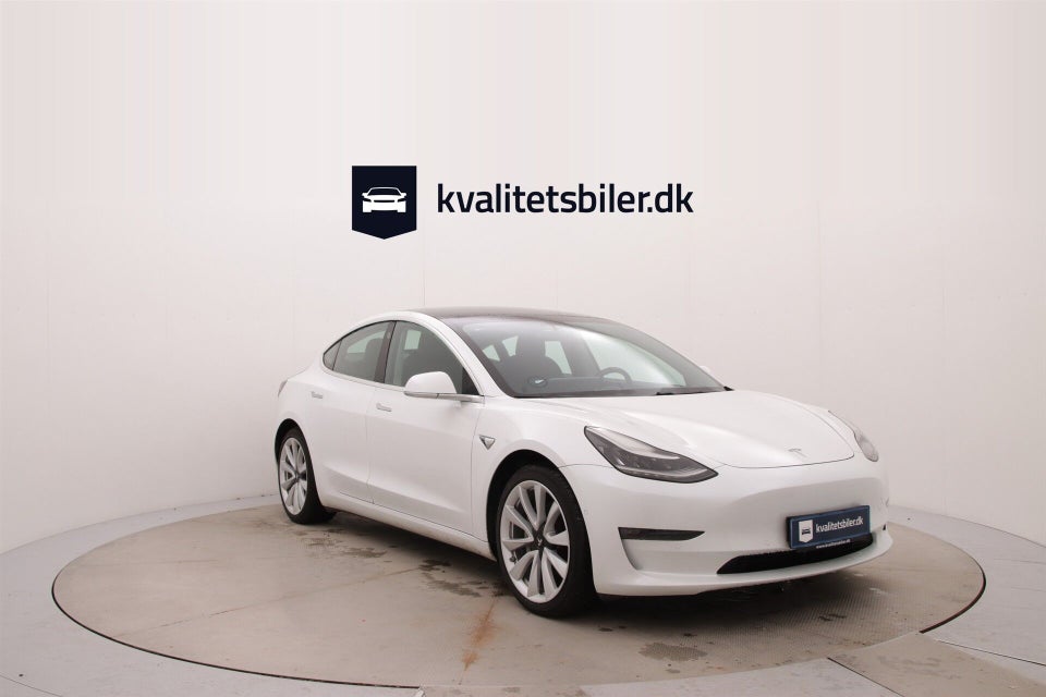Tesla Model 3 Long Range AWD 4d